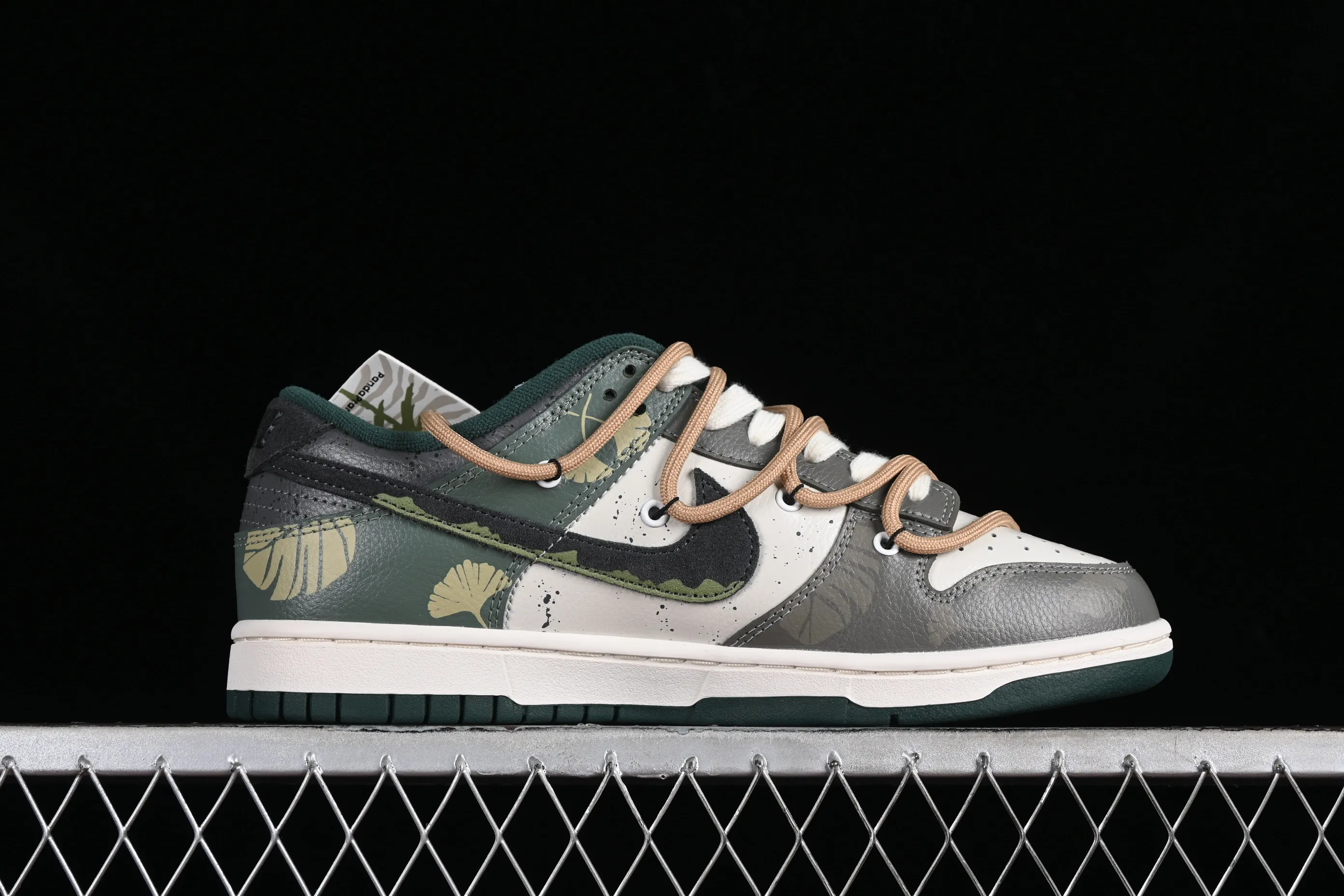 All Categories Nk SB Dunk Series Nk SB Dunk Low Low-top sneakers Nk Dunk Low Panda Prank Jungle Crossing-Lvye Fuyuan Rice brown green SB strap low-top casual sneakers FD0350-133